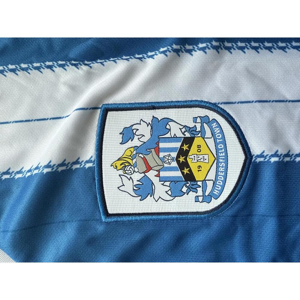Huddersfield Town Men's Football Jersey by Umbro NWT Men’s Medium - Picture 2 of 6